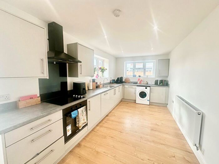5 Bedroom Semi-Detached House To Rent In Meadow Lane, Long Eaton, Nottingham, NG10