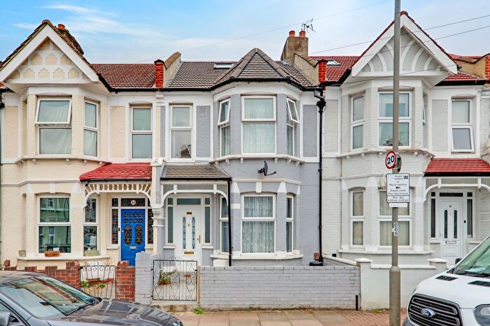 3 Bedroom Terraced House To Rent In Eswyn Road, London, SW17