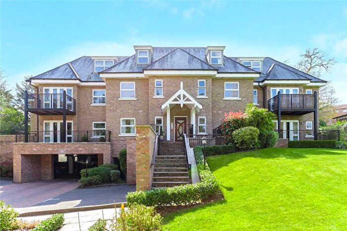2 Bedroom Apartment To Rent In Long Gables, South Park, Gerrards Cross, Buckinghamshire, SL9