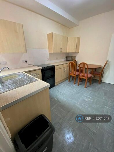 4 Bedroom End Of Terrace House To Rent In Russell Street, Nottingham, NG7
