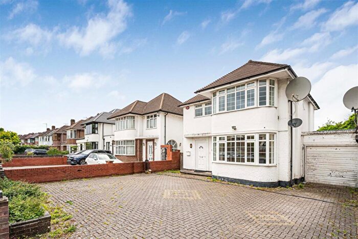 4 Bedroom Detached House For Sale In Sudbury Court Drive, Harrow, HA1