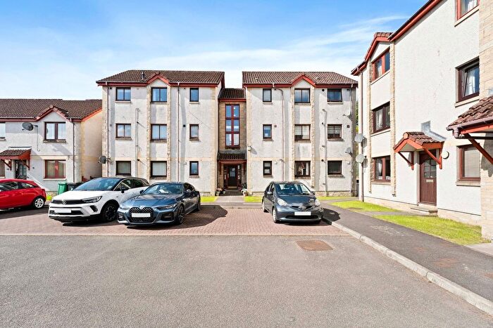2 Bedroom Flat For Sale In Bothwell Court, Dunfermline, KY11