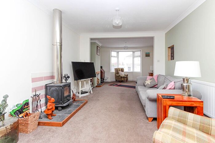 4 Bedroom Detached House For Sale In The Drive, Wellingborough, NN8