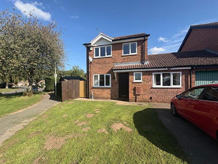 3 Bedroom Link Detached House To Rent In Seymour Avenue, Brandon, IP27
