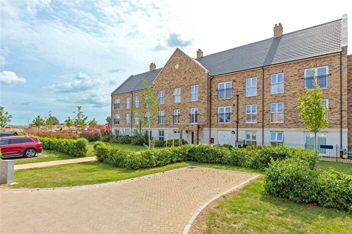 2 Bedroom Apartment For Sale In Rapson End, Sittingbourne, Kent, ME10