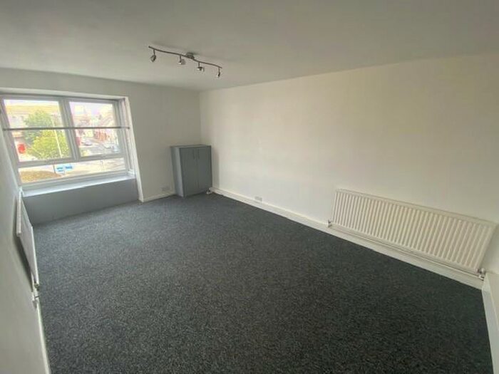 2 Bedroom Flat To Rent In Park Street, Weymouth, DT4