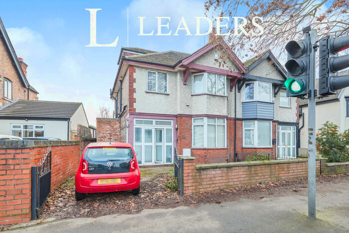 6 Bedroom Semi-Detached House To Rent In Derby Road, NG7