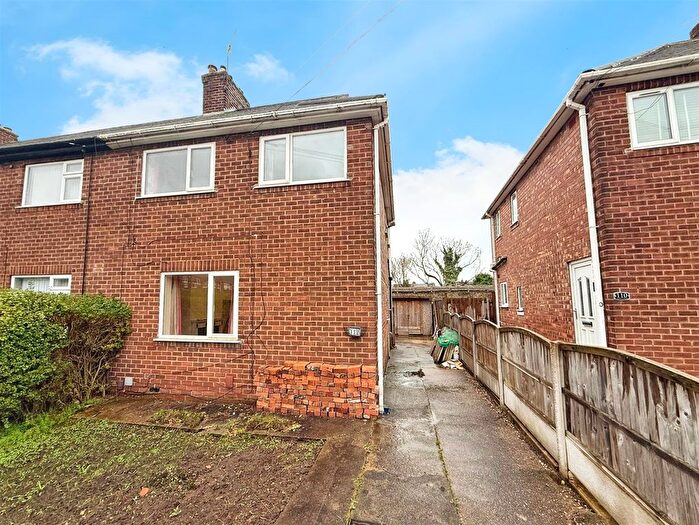 4 Bedroom End Terrace House To Rent In Felstead Road, Nottingham, NG8