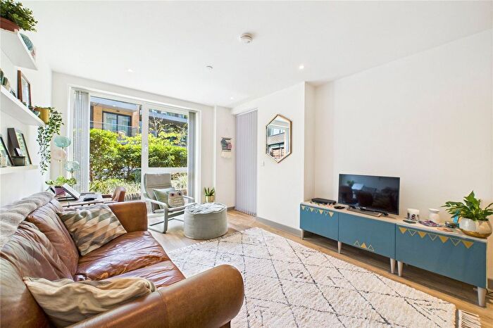 1 Bedroom Flat For Sale In Taper Building, Long Lane, London, SE1