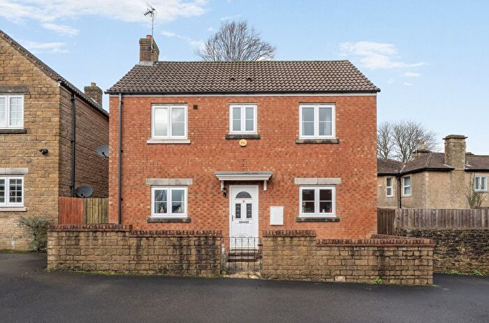 3 Bedroom Detached House For Sale In Stonefield Court, Frome, BA11