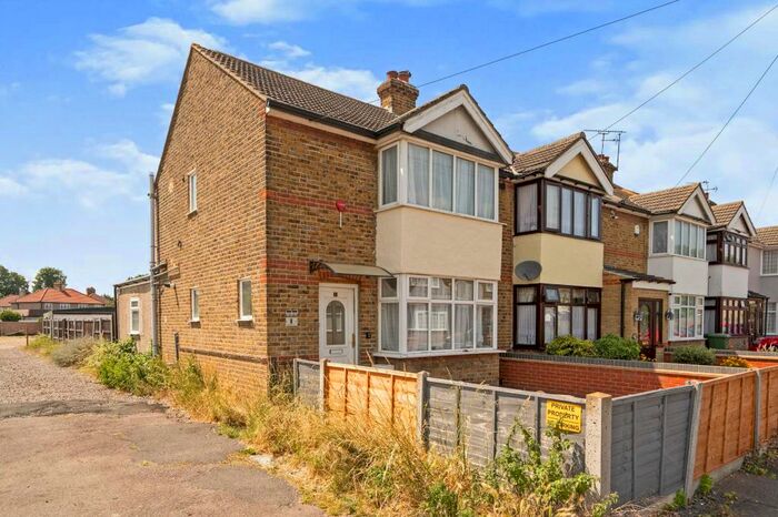 2 Bedroom End Of Terrace House To Rent In Stanford Close, RM7