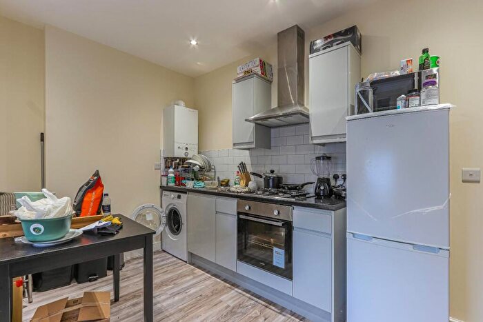 1 Bedroom Private Hall To Rent In Cyril Crescent, Roath, CF24