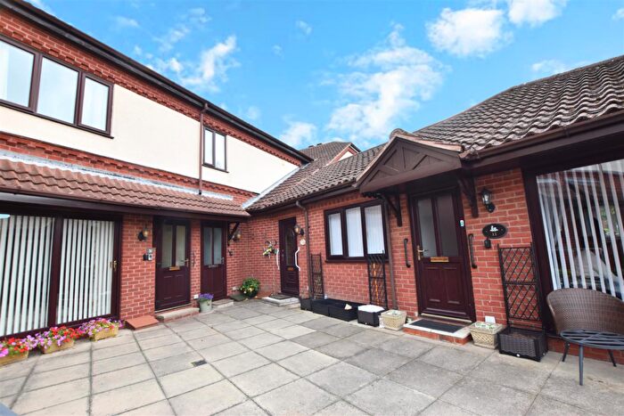 1 Bedroom Retirement Property For Sale In Lilac Court, Scartho Grimsby, DN33