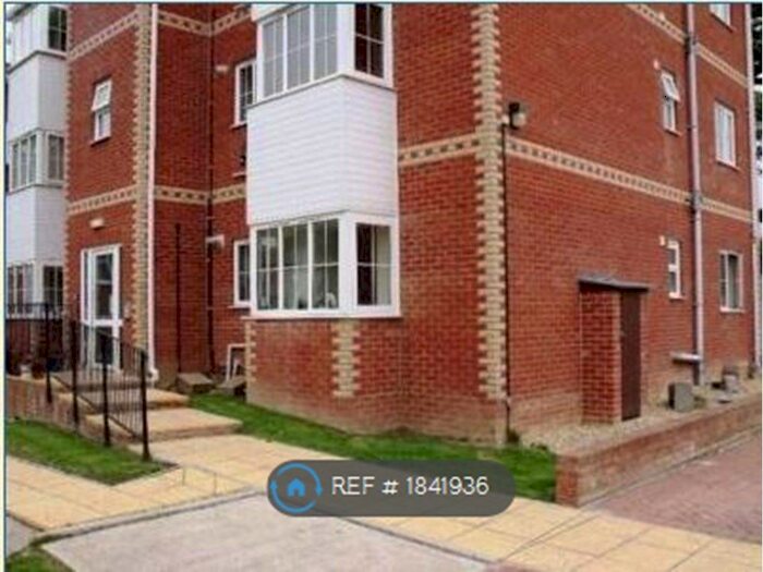 2 Bedroom Flat To Rent In Brookside Close, Freshwater, PO40