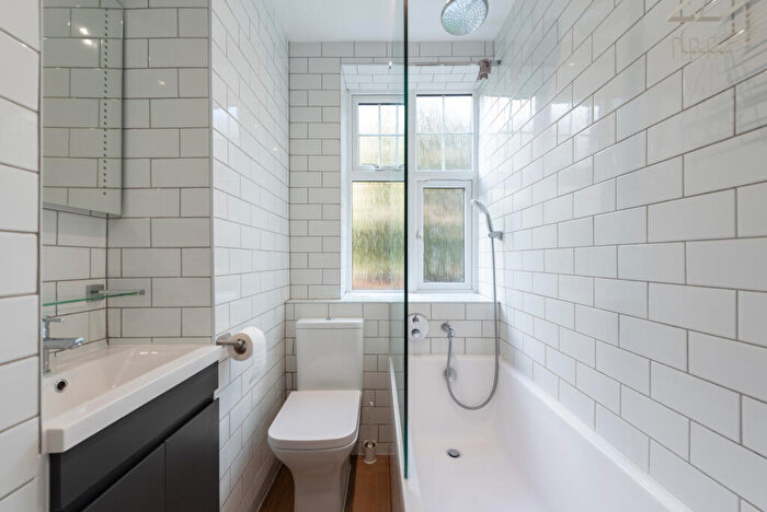 1 Bedroom Apartment To Rent In Belsize Grove, London, NW3