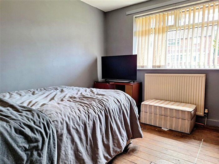 2 Bedroom Semi-Detached Bungalow For Sale In Laurel Avenue, Chadderton, Oldham, Greater Manchester, OL9