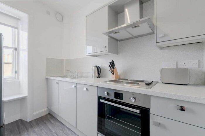 2 Bedroom Flat To Rent In Roseneath Terrace, Marchmont, Edinburgh, EH9