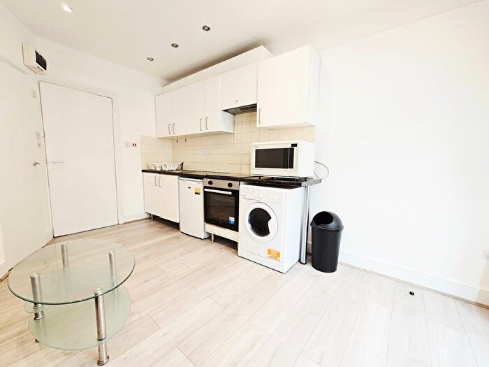 3 Bedroom Flat To Rent In Nassau Street, Fitzrovia, W1W