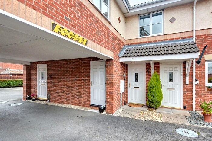 2 Bedroom Flat For Sale In Topliff Road, Chilwell, Nottingham, NG9