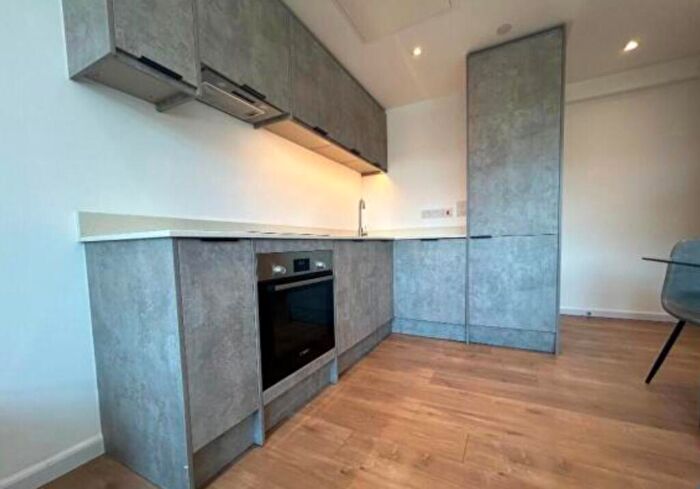 Apartment To Rent In Cresta House, Alma Street, Luton, LU1