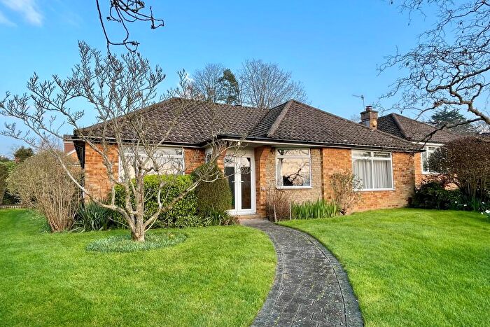 3 Bedroom Detached House For Sale In Wrayfield Avenue, Reigate, RH2