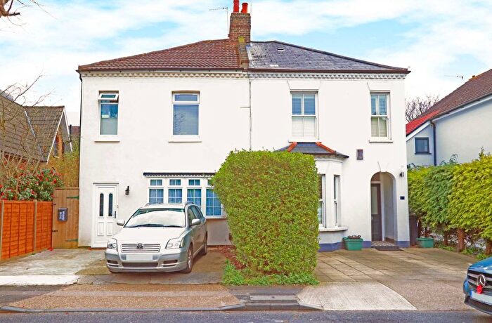 3 Bedroom Semi Detached House To Rent In Acacia Grove, New Malden, KT3