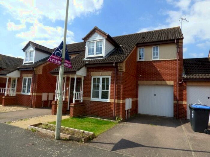 3 Bedroom Link Detached House To Rent In Hartland Drive, Market Harborough, LE16