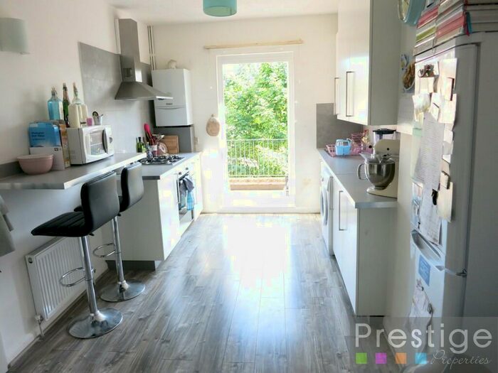 3 Bedroom Apartment To Rent In Holloway Road, London, N7