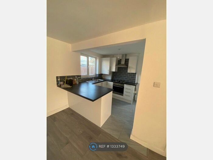 3 Bedroom Semi-Detached House To Rent In Bradgate Drive, Leicestershire, LE18