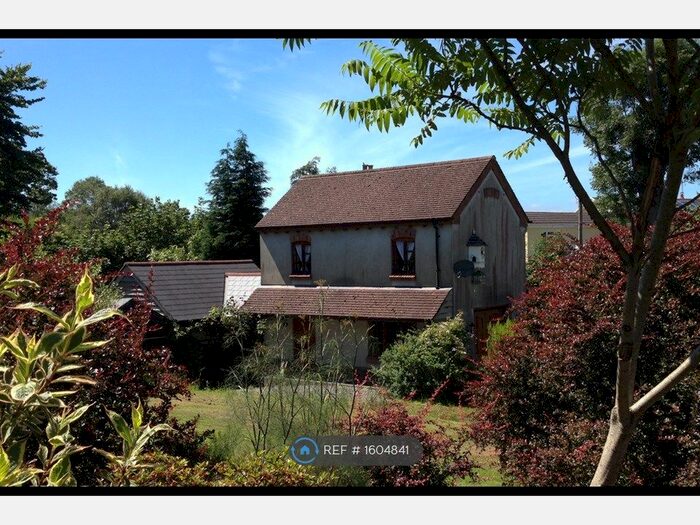 Studio To Rent In Bryncoch, Bridgend, CF32