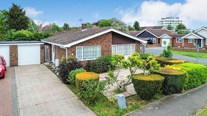 2 Bedroom Detached Bungalow For Sale In Portland Close, Bedford, MK41