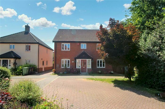 4 Bedroom Detached House For Sale In Collingwood Close, Poringland, Norwich, Norfolk, NR14