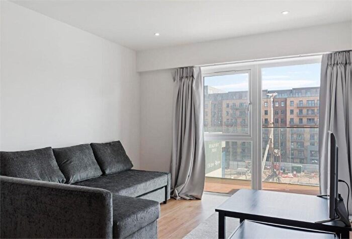 1 Bedroom Flat To Rent In Caversham Road, London, NW9