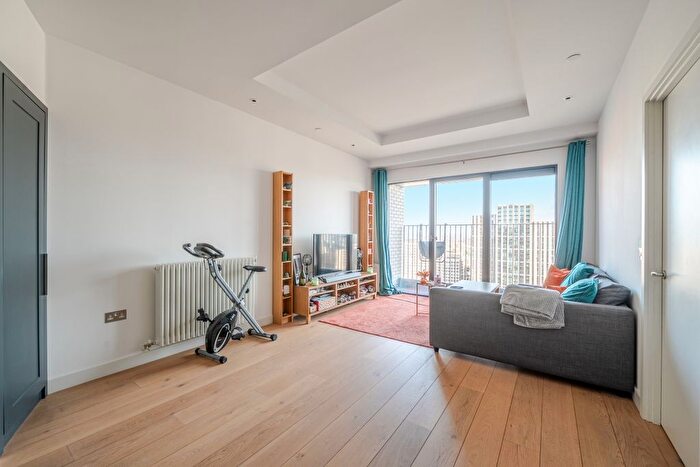1 Bedroom Flat For Sale In Botanic Square, London, E14