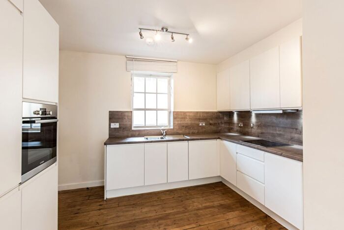 2 Bedroom Flat To Rent In Brenthouse Road, London, E9