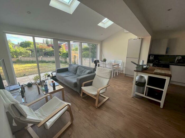 4 Bedroom Terraced House To Rent In Cavendish Drive, Marston, OX3