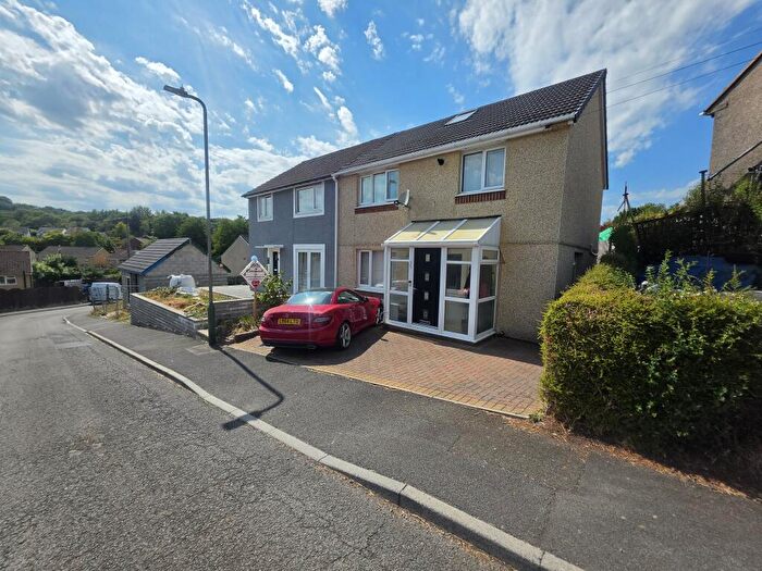 3 Bedroom Semi Detached House For Sale In Overdene, NP12
