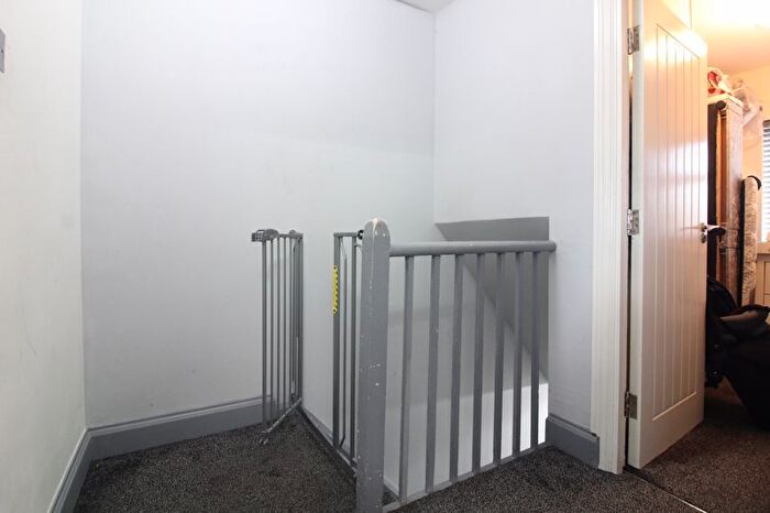 3 Bedroom Terraced House For Sale In Solway Road South, Luton, LU3