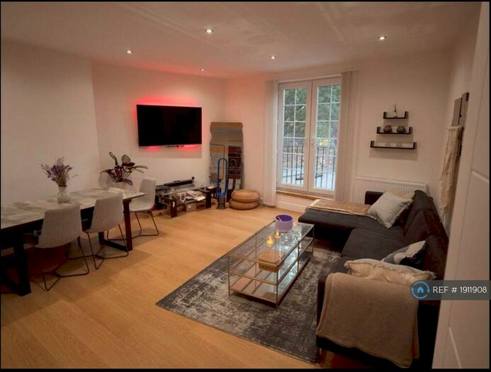 2 Bedroom Flat To Rent In Kentish Town Road, London, NW5