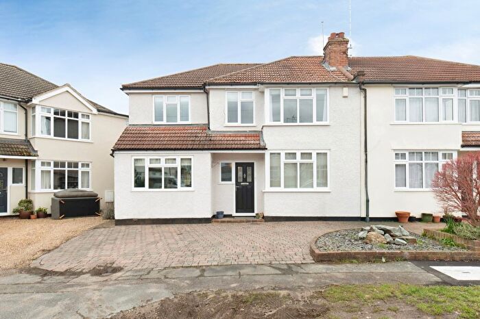 3 Bedroom Semi Detached House For Sale In Woodfield Close, Ashtead, Surrey, KT21