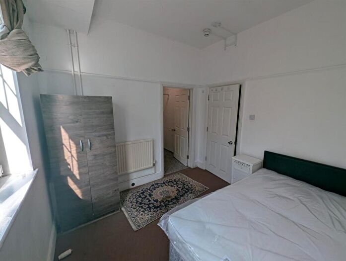 1 Bedroom Property To Rent In Kingston Road, KT3