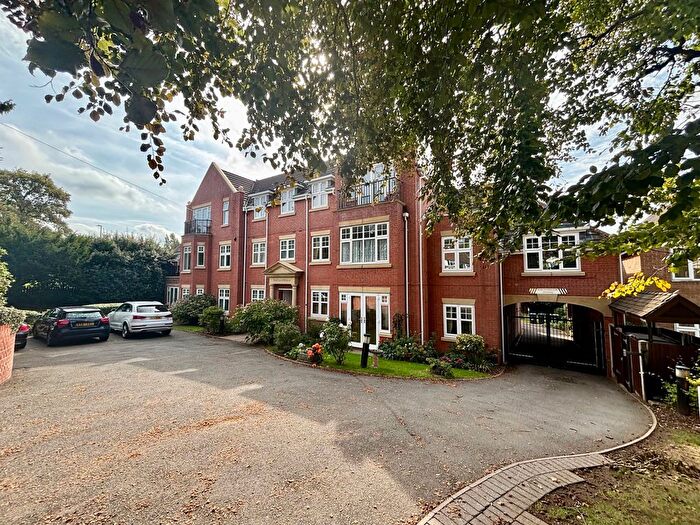 2 Bedroom Flat To Rent In Lichfield Road, Sutton Coldfield, B74