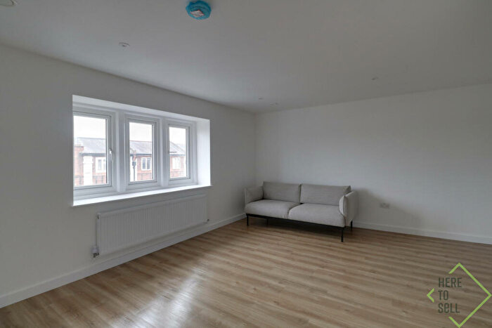 1 Bedroom Flat To Rent In Flat Green Lanes, London, N13