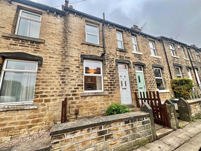 2 Bedroom Terraced House For Sale In Lawrence Road, Marsh, Huddersfield, HD1