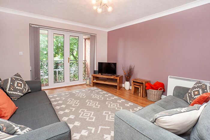 2 Bedroom Property To Rent In Winteringham House, York, YO31