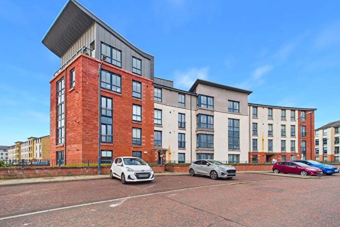 2 Bedroom Flat To Rent In Richmond Park Gardens, G5