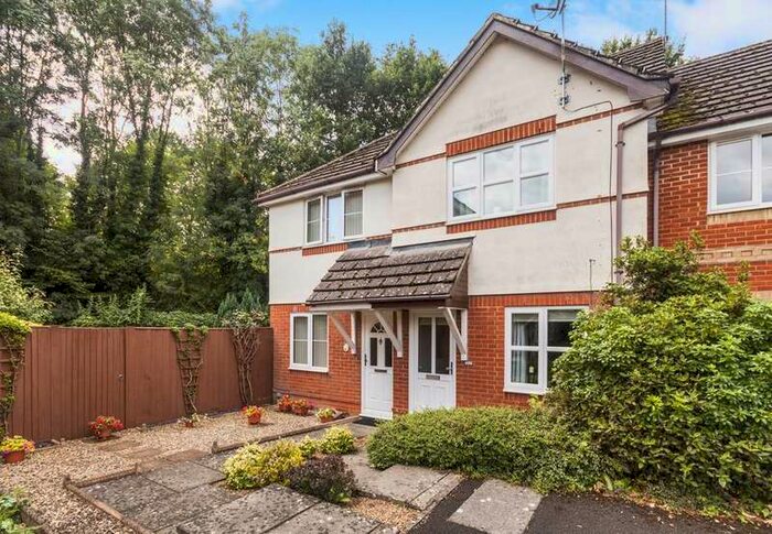 1 Bedroom Terraced House To Rent In Davy Close, Wokingham, RG40