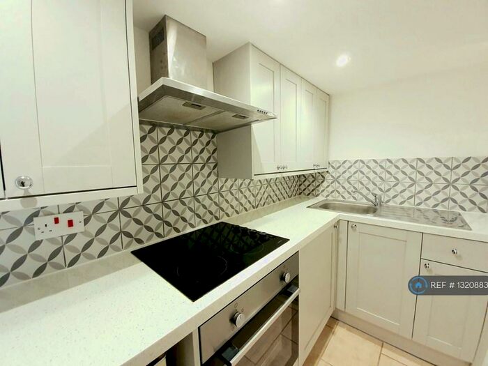 1 Bedroom Maisonette To Rent In Brookhill Road, London, SE18