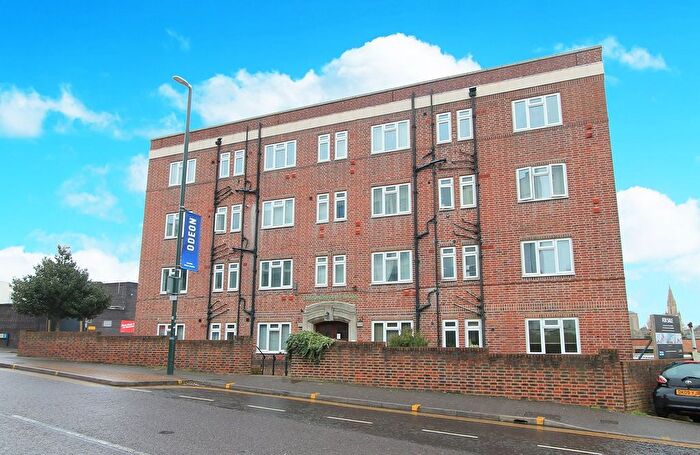 2 Bedroom Flat For Sale In Terrace Road, Bournemouth, BH2