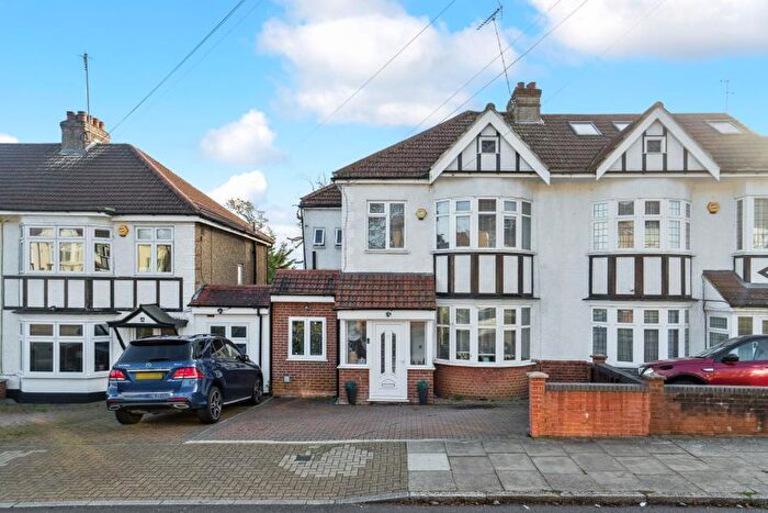 4 Bedroom Semi-Detached House To Rent In Lyndhurst Avenue, HA5